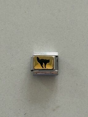 Vintage Pagoda 18KT Gold Black Cat Italian Charm 9mm